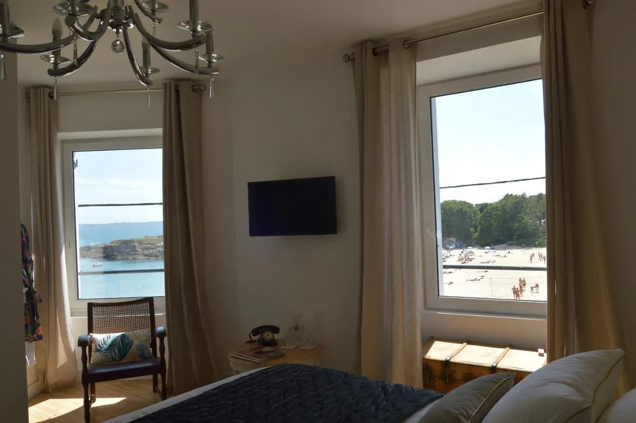 Villa St Anne Ploemeur Bed & Breakfast
